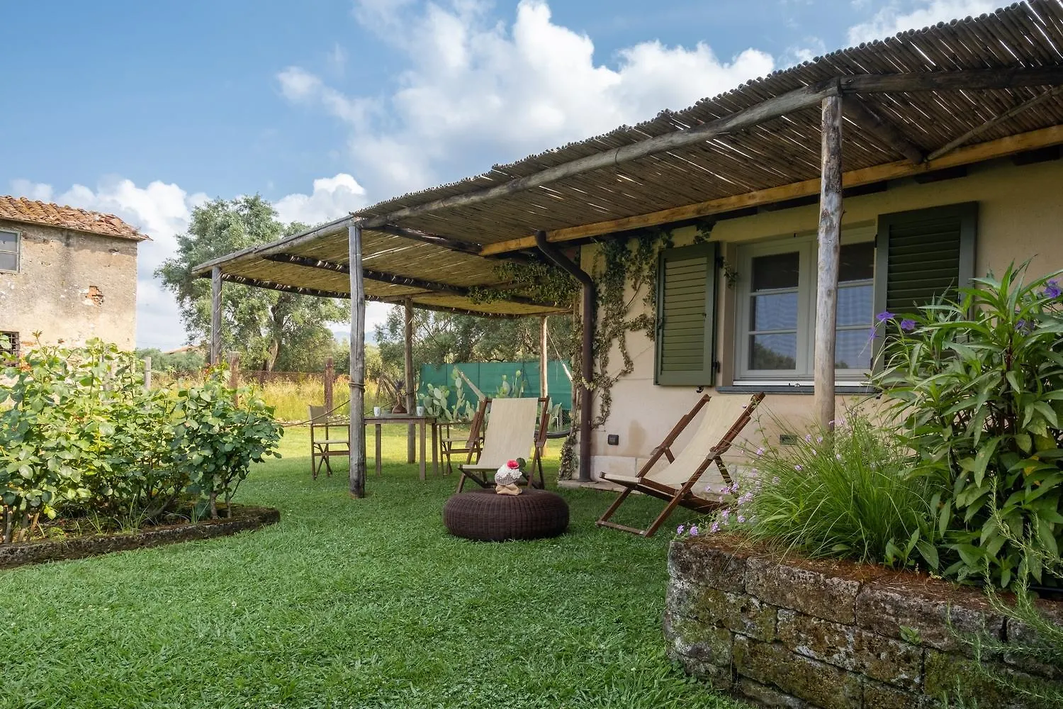 Olimagio Farm Stay With Animals And 25M Pool, Beach At Cycling Distance Pietrasanta