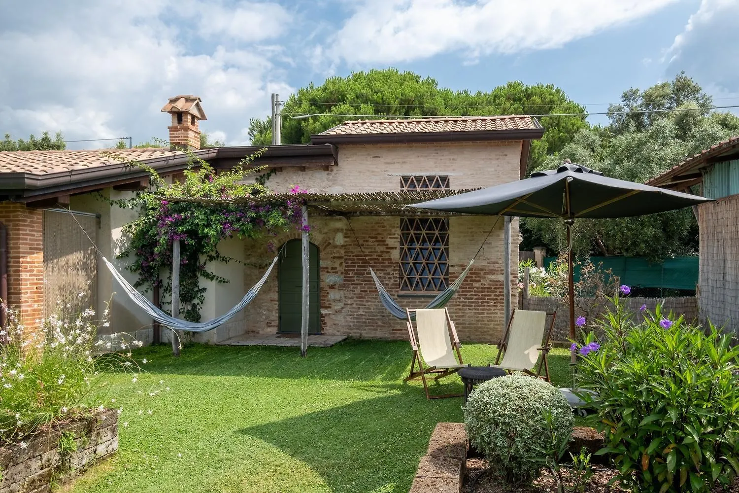Olimagio Farm Stay With Animals And 25M Pool, Beach At Cycling Distance Pietrasanta Italy