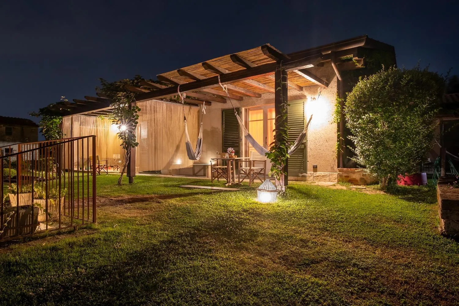 Olimagio Farm Stay With Animals And 25M Pool, Beach At Cycling Distance Pietrasanta Country house