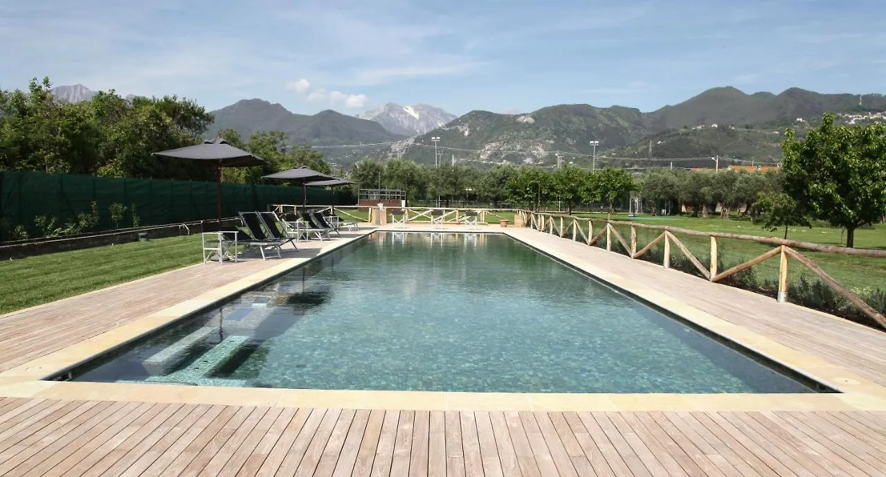 Olimagio Farm Stay With Animals And 25M Pool, Beach At Cycling Distance Pietrasanta