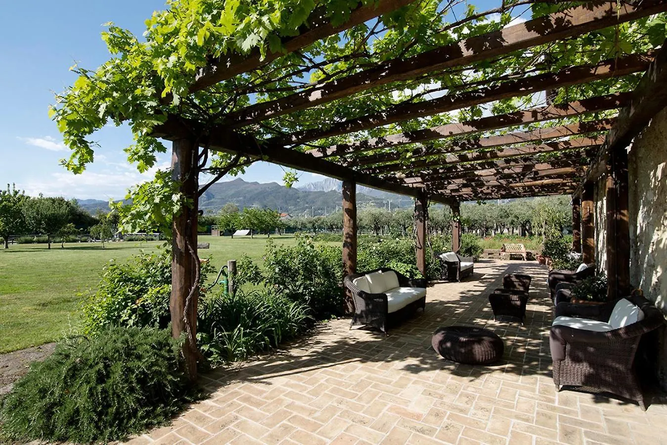 Olimagio Farm Stay With Animals And 25M Pool, Beach At Cycling Distance Pietrasanta Country house