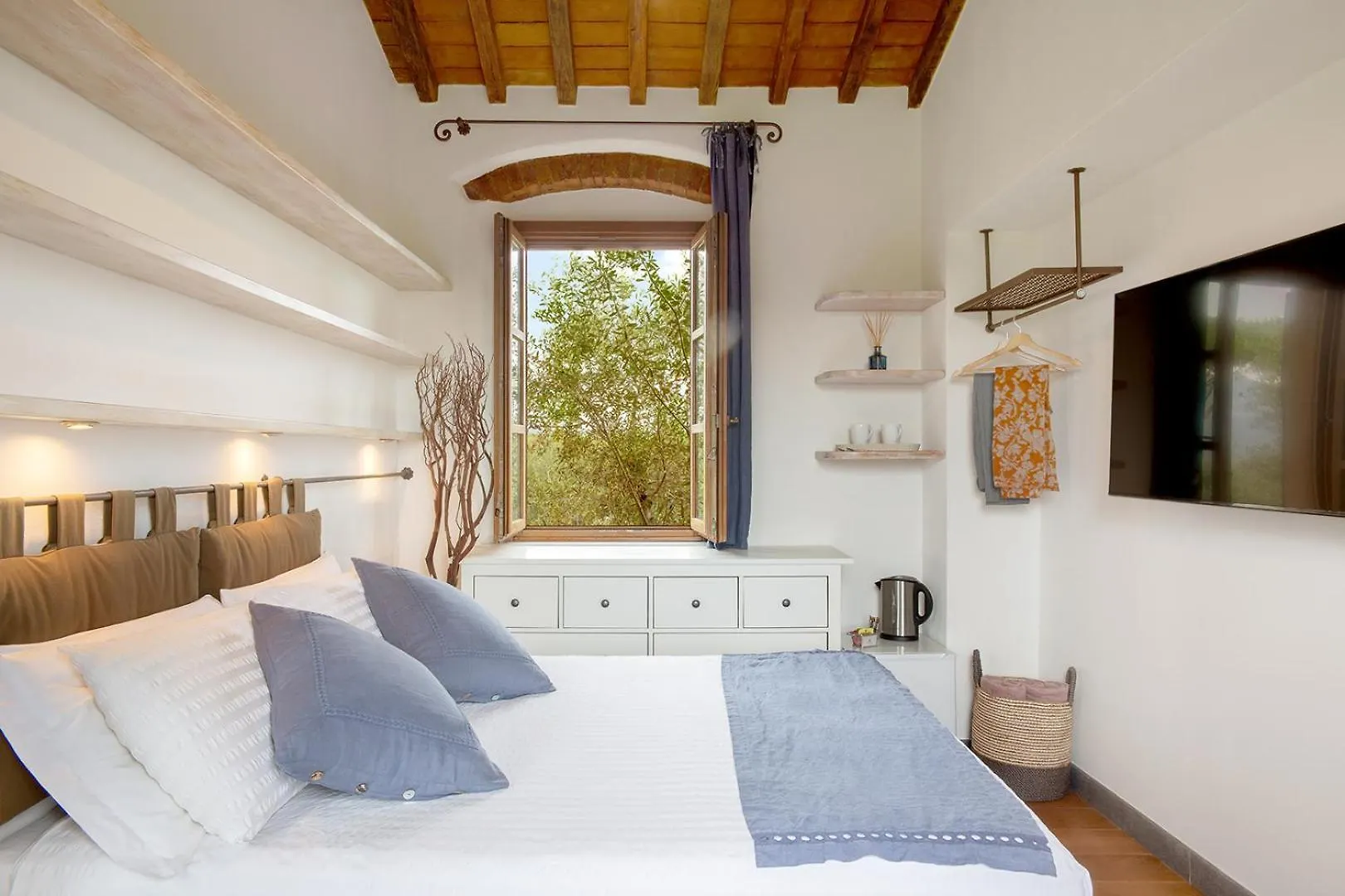 Olimagio Farm Stay With Animals And 25M Pool, Beach At Cycling Distance Pietrasanta Country house